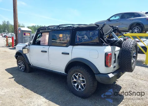 2023 Ford Bronco Badlands z USA, uszkodzony, nr VIN 1FMEE5DP2PLB89119